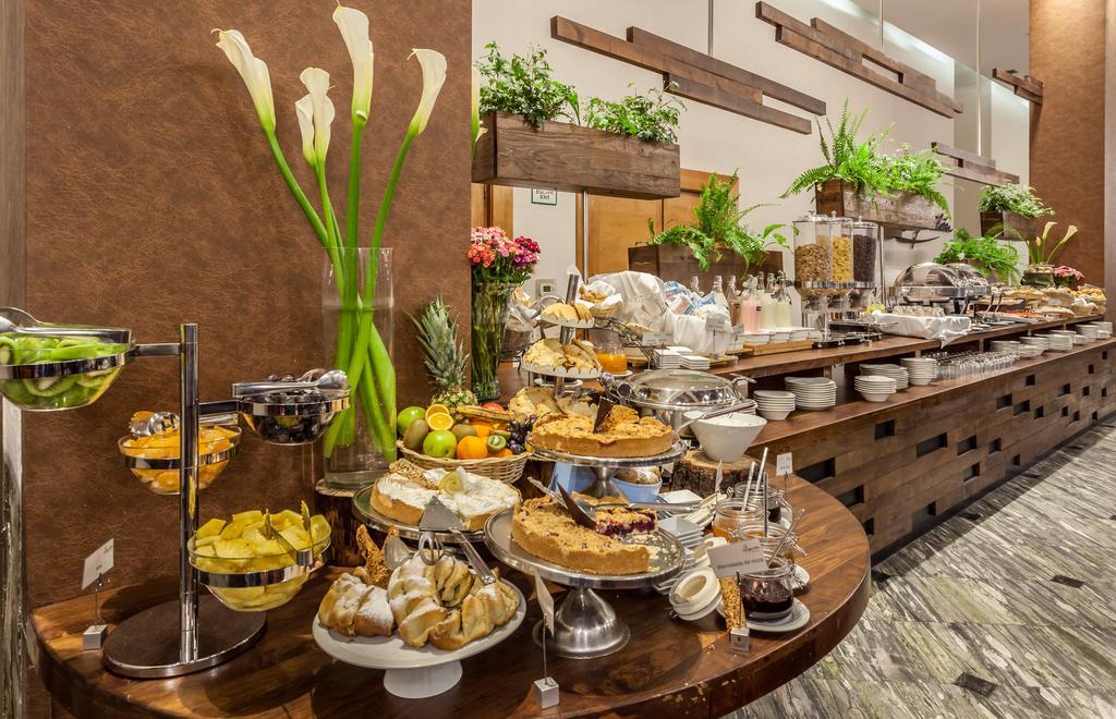 Mds Hotel Concepcion Exterior photo A buffet at a hotel